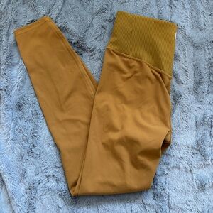 Vuori Rib Studio Leggings – Dark Golden – Approx. Size Medium